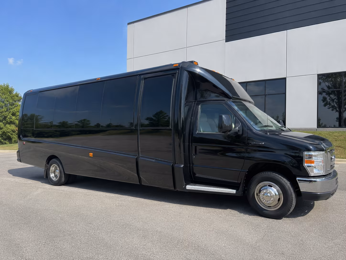 Fort Worth Birthday, Sweet 16, & Quinceañera Transportation pickup coordination