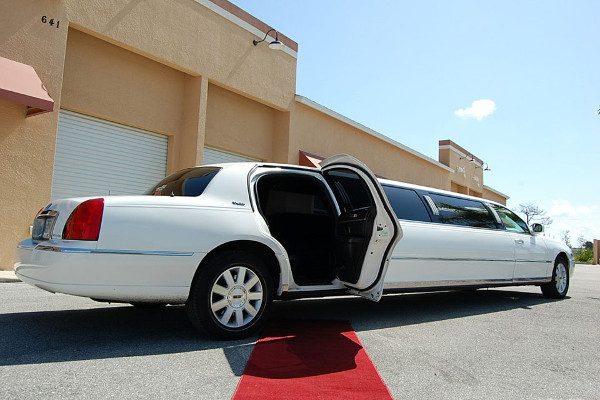 8 Person Lincoln Stretch Limo Fort Worth